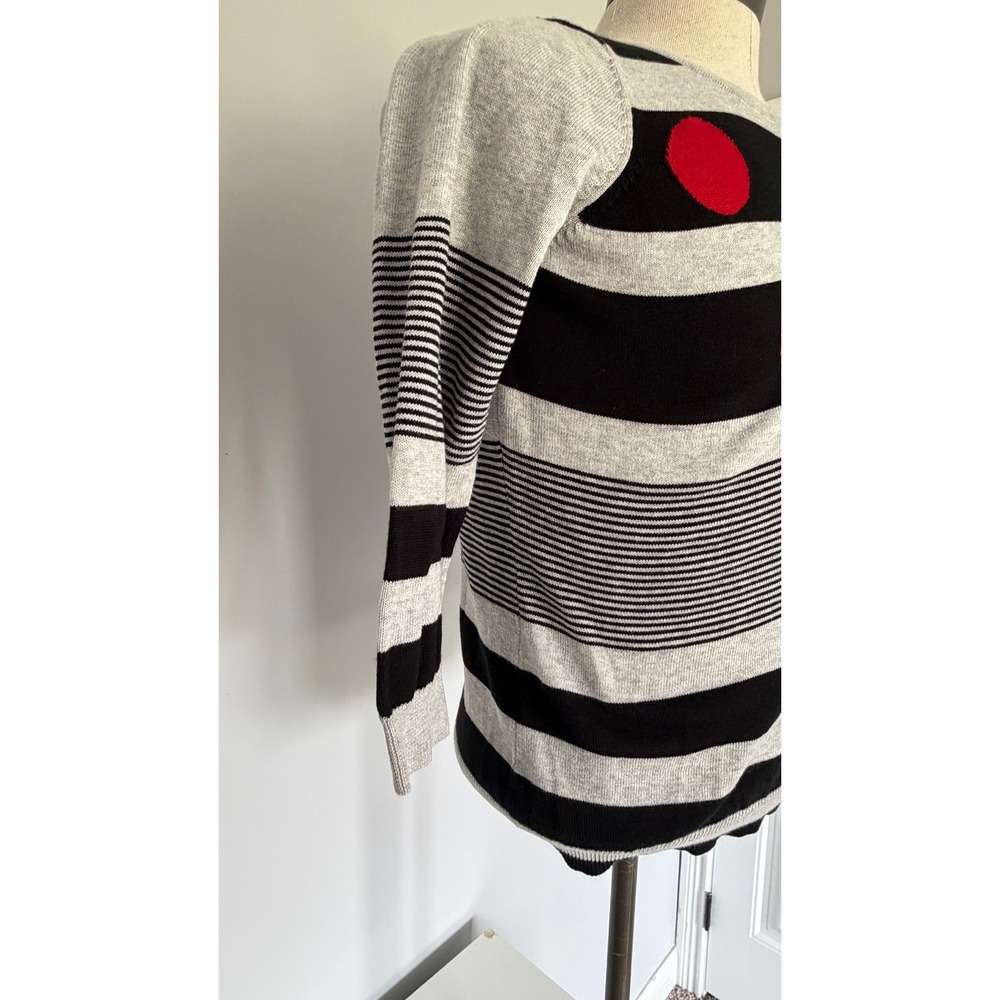 Joseph A. Qu'est-ce Que C'est Silk? Button-Back Sweater Gray Red Black M - Picture 2 of 4